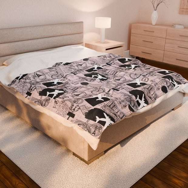 Travel-Inspired Velveteen Plush Blanket - Cozy Décor for Adventurers