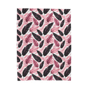 Cozy Velveteen Plush Blanket with Pink Leaf Pattern – Perfect for Home Decor & Gifts