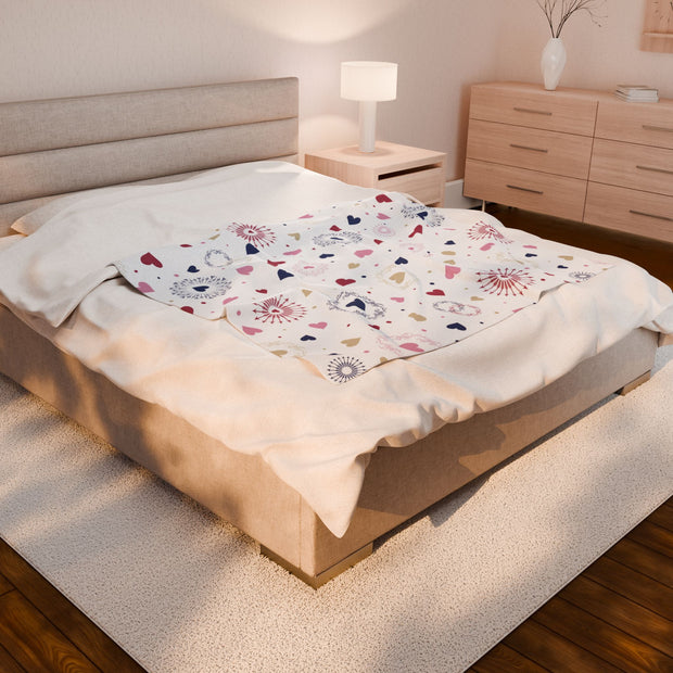 Cozy Heart Pattern Velveteen Plush Blanket - Ideal for Home Decor, Gifting, and Romantic Occasions