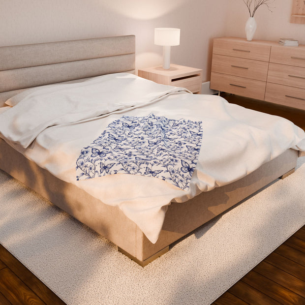Butterfly Floral Velveteen Plush Blanket - Cozy Light Blue Throw for Home Decor, Gift for Any Occasion