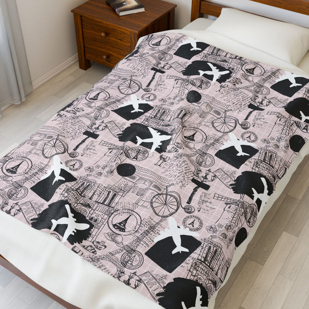 Travel-Inspired Velveteen Plush Blanket - Cozy Décor for Adventurers