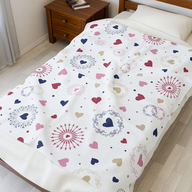 Cozy Heart Pattern Velveteen Plush Blanket - Ideal for Home Decor, Gifting, and Romantic Occasions