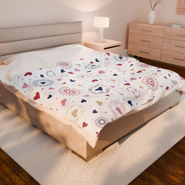 Cozy Heart Pattern Velveteen Plush Blanket - Ideal for Home Decor, Gifting, and Romantic Occasions