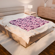 Cozy Abstract Pattern Velveteen Plush Blanket - Perfect for Home Comfort and Gifts