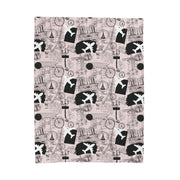 Travel-Inspired Velveteen Plush Blanket - Cozy Décor for Adventurers