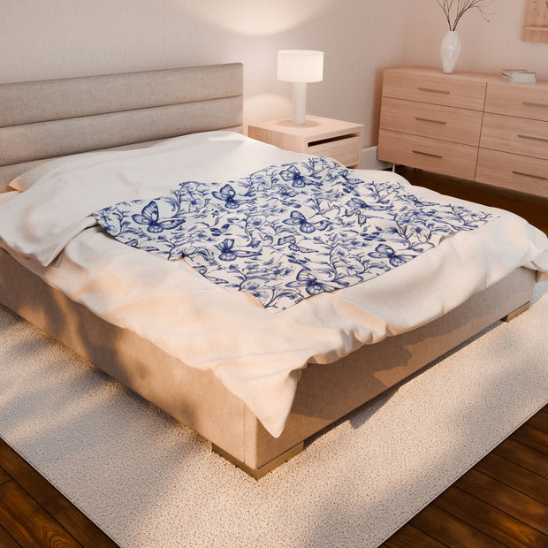 Butterfly Floral Velveteen Plush Blanket - Cozy Light Blue Throw for Home Decor, Gift for Any Occasion