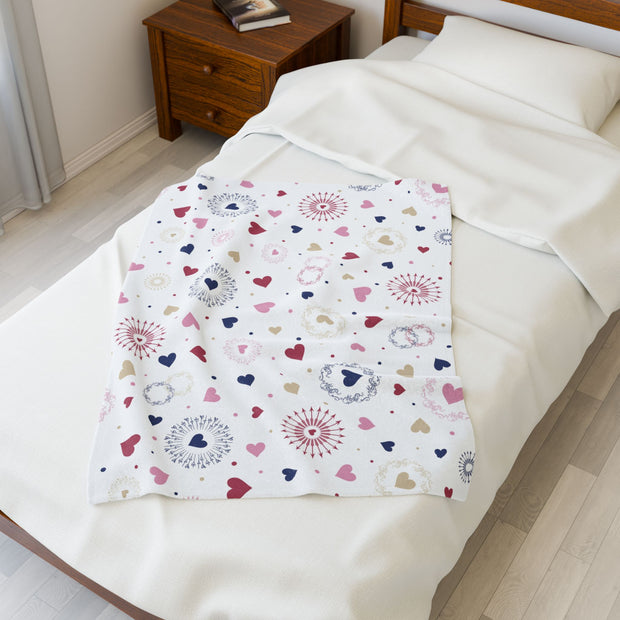 Cozy Heart Pattern Velveteen Plush Blanket - Ideal for Home Decor, Gifting, and Romantic Occasions
